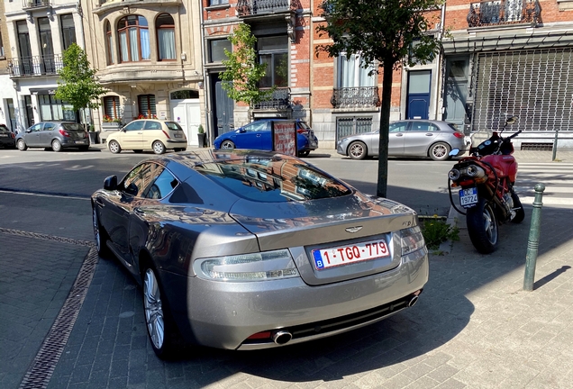 Aston Martin DB9 2010