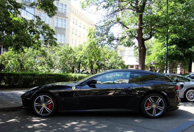 Ferrari GTC4Lusso