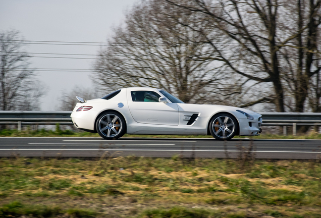 Mercedes-Benz SLS AMG