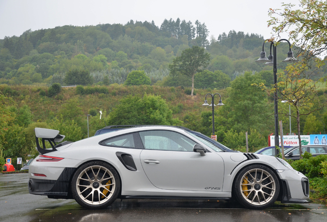 Porsche 991 GT2 RS Weissach Package