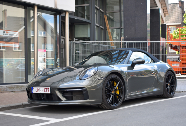 Porsche 992 Carrera 4S Cabriolet