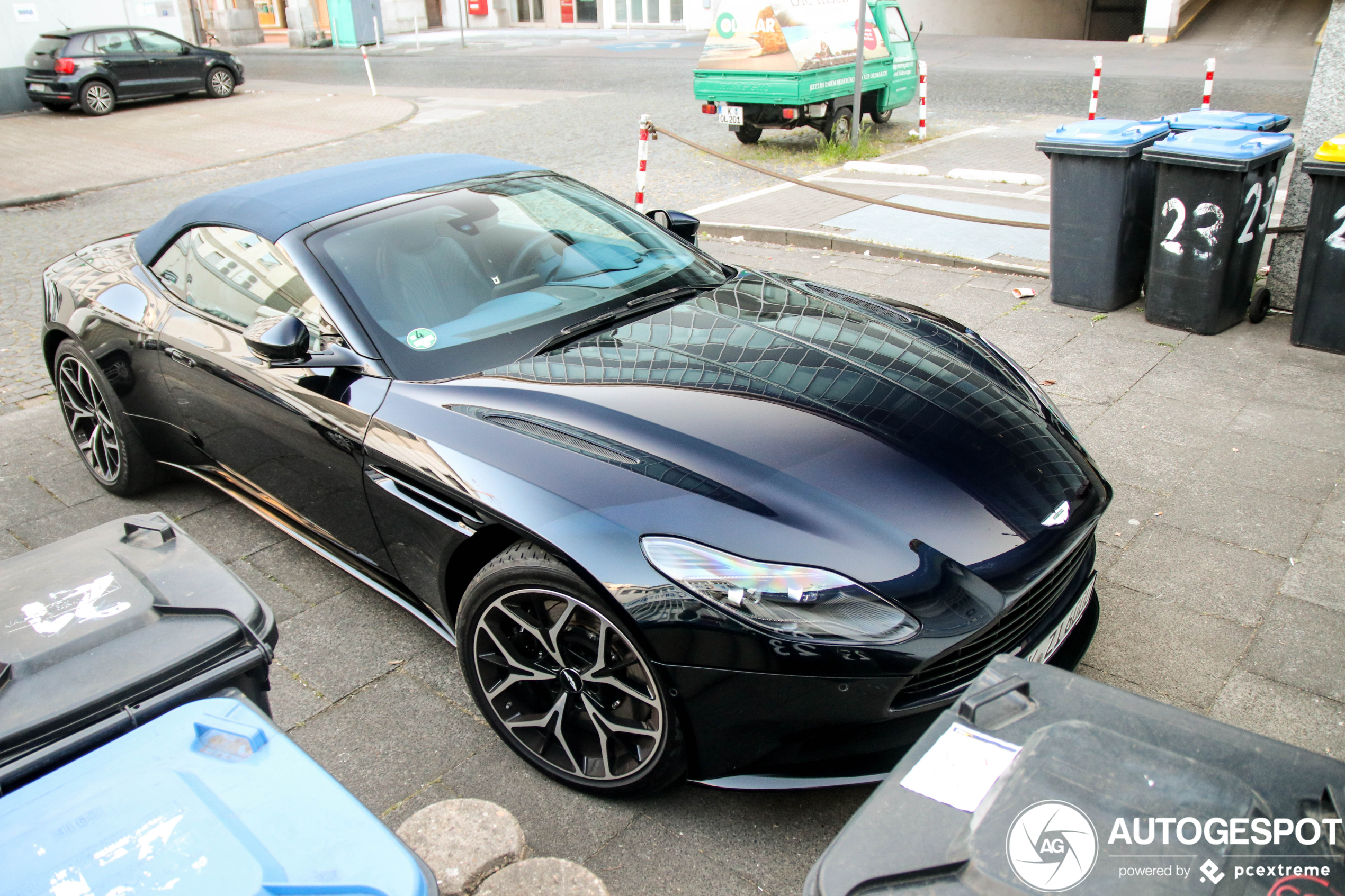 Aston Martin DB11 V8 Volante