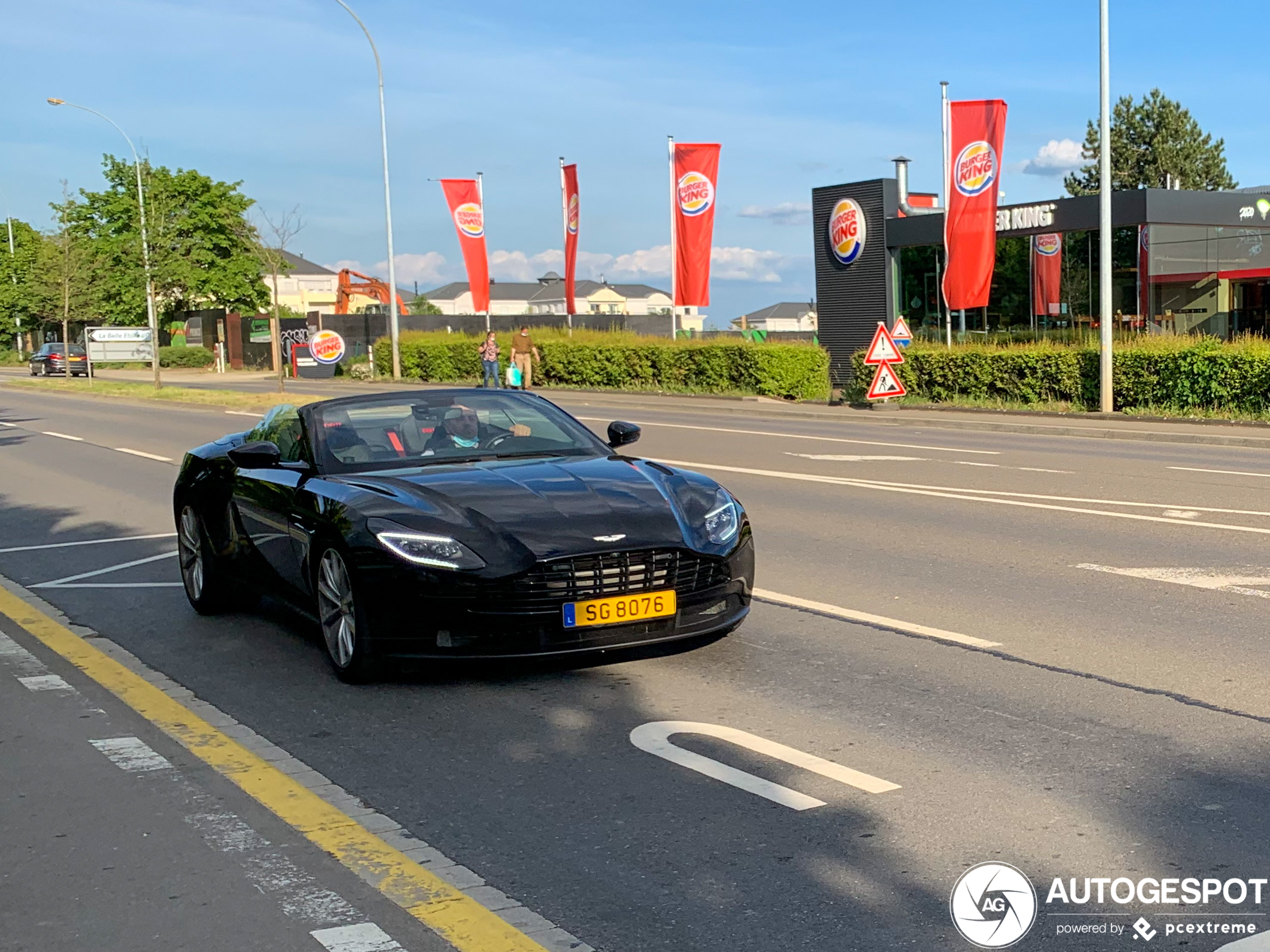 Aston Martin DB11 V8 Volante