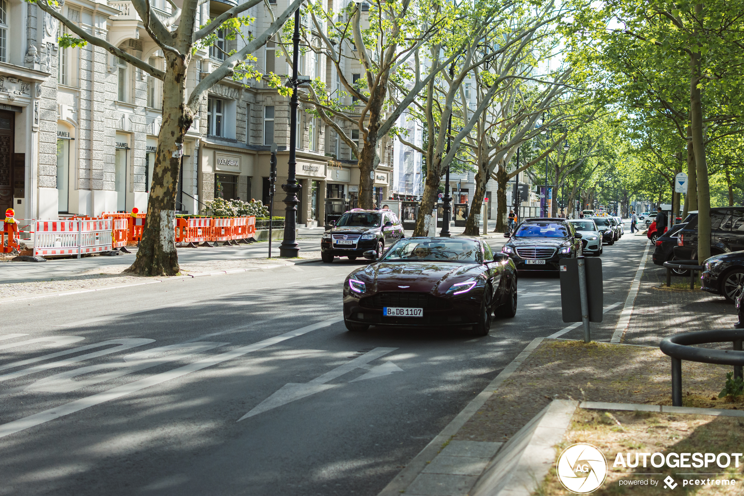 Aston Martin DB11 V8 Volante