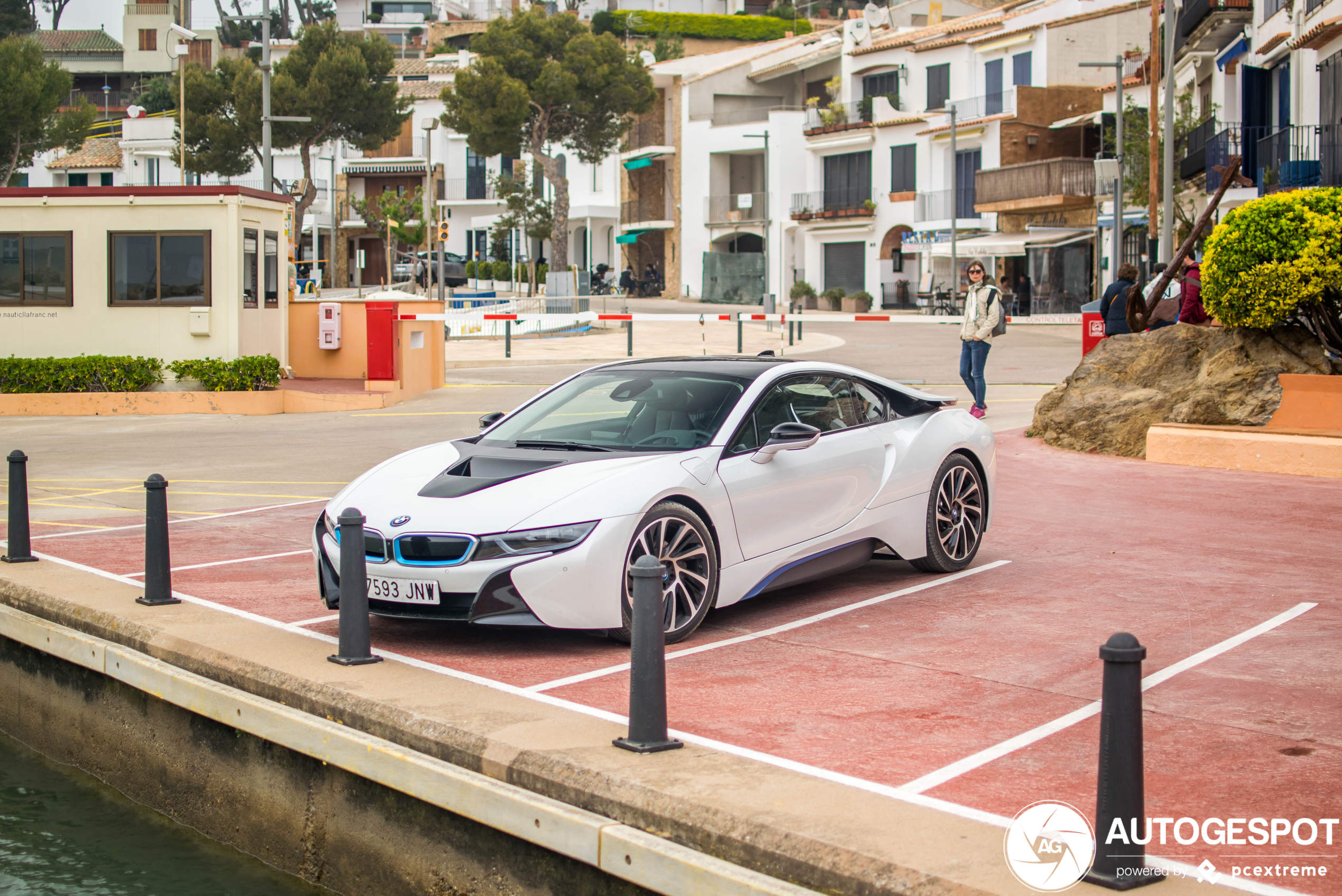 BMW i8