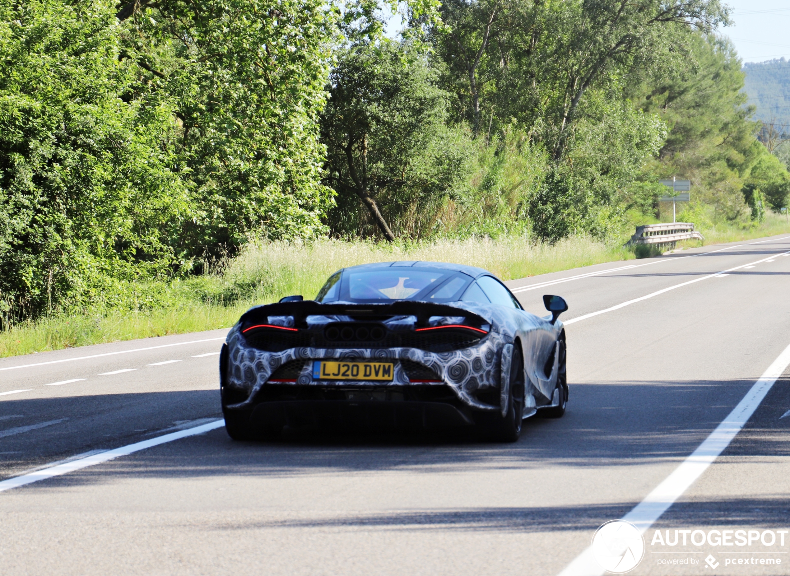 McLaren 765LT