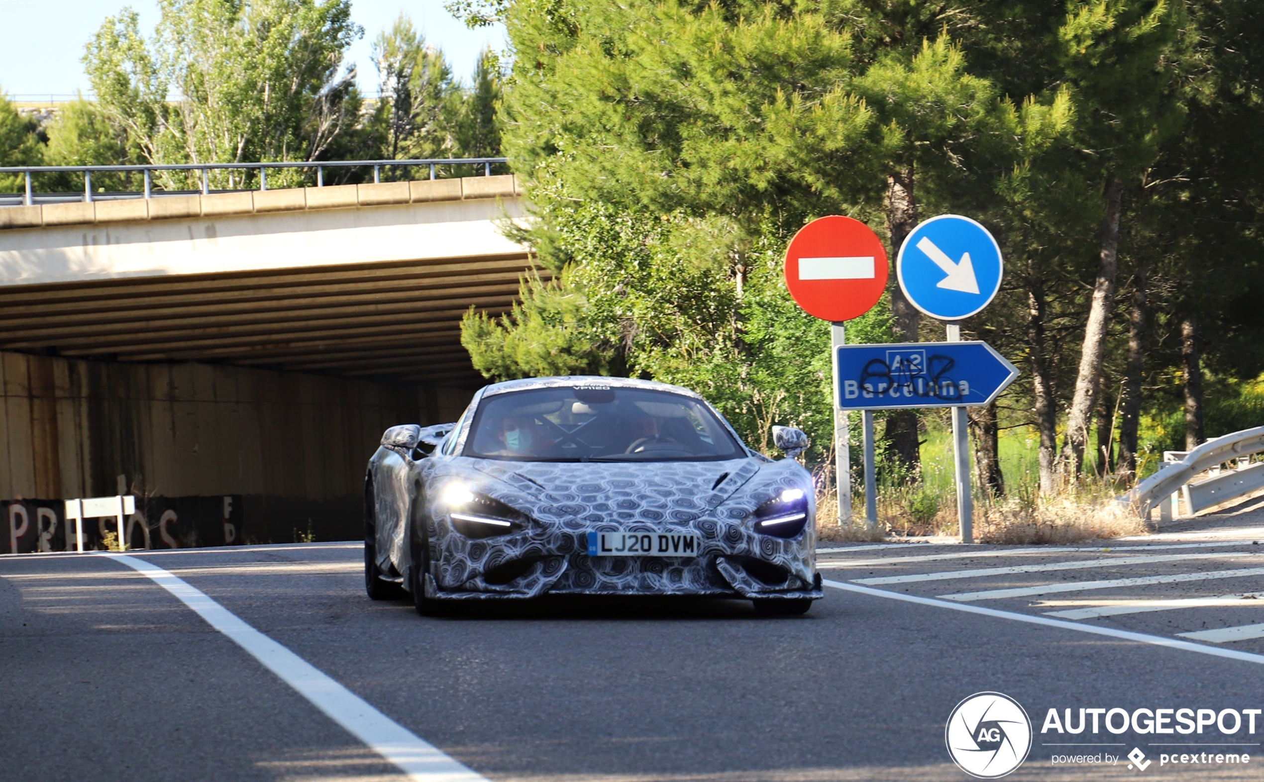 McLaren 765LT is not allowed outside without camouflage just yet