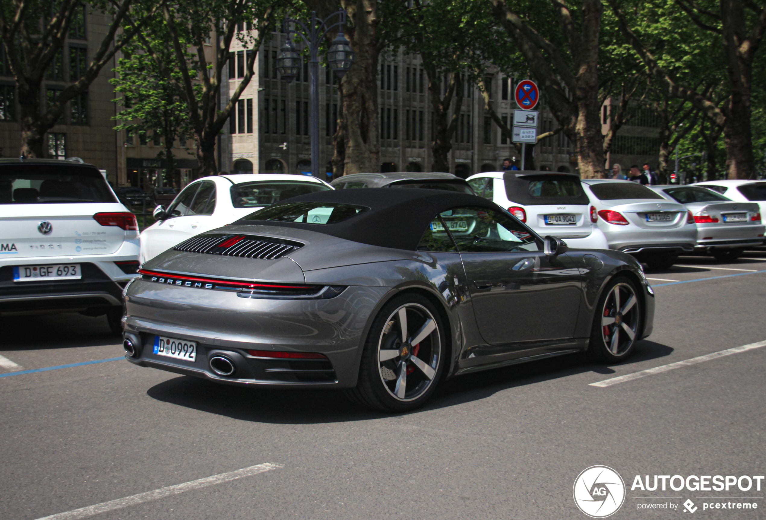 Porsche 992 Carrera 4S Cabriolet