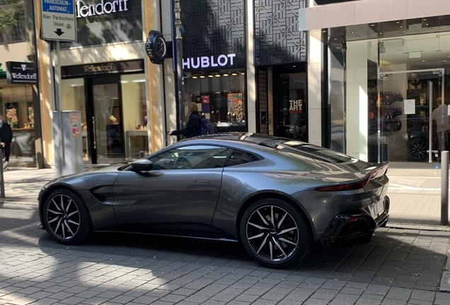 Aston Martin V8 Vantage 2018