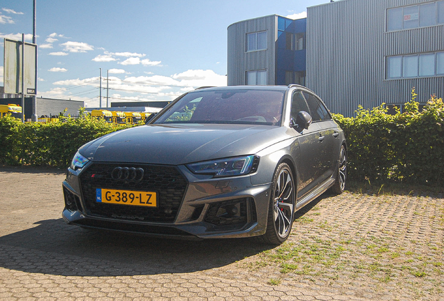 Audi RS4 Avant B9