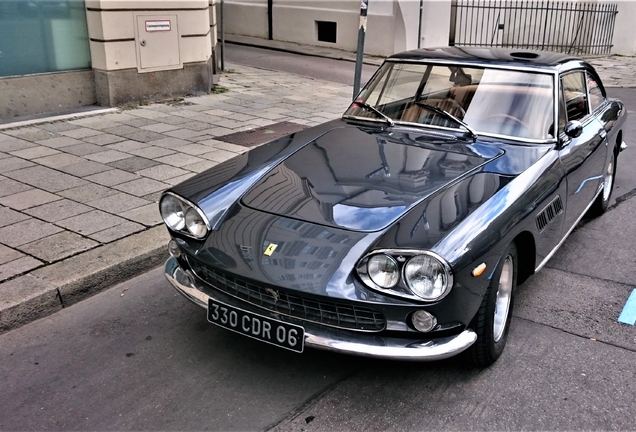 Ferrari 330 GT 2+2 Series I