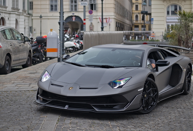 Lamborghini Aventador LP770-4 SVJ