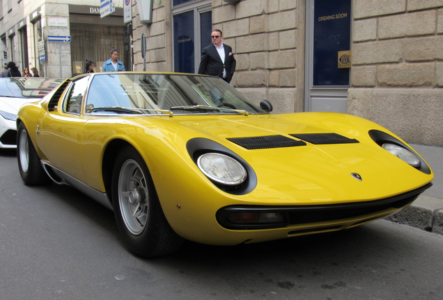 Lamborghini Miura P400 SV