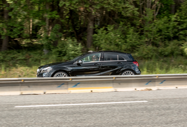 Mercedes-AMG A 45 W176 2015