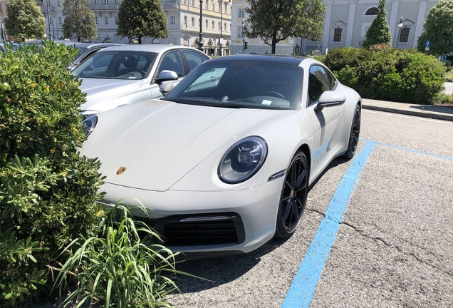 Porsche 992 Carrera 4S