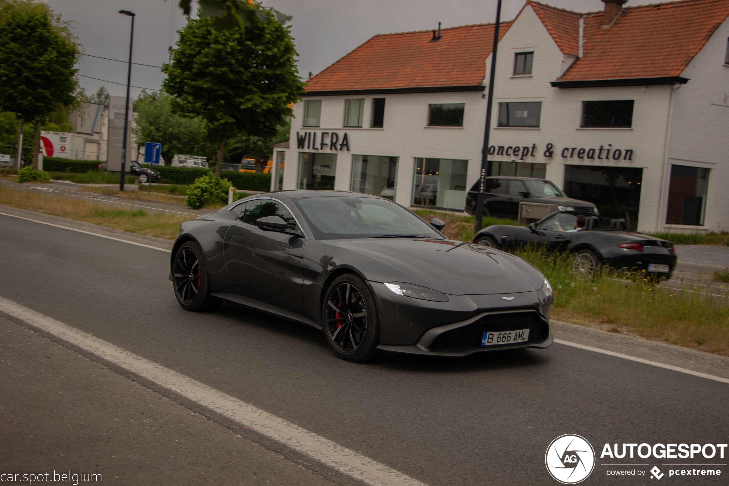 Aston Martin V8 Vantage 2018