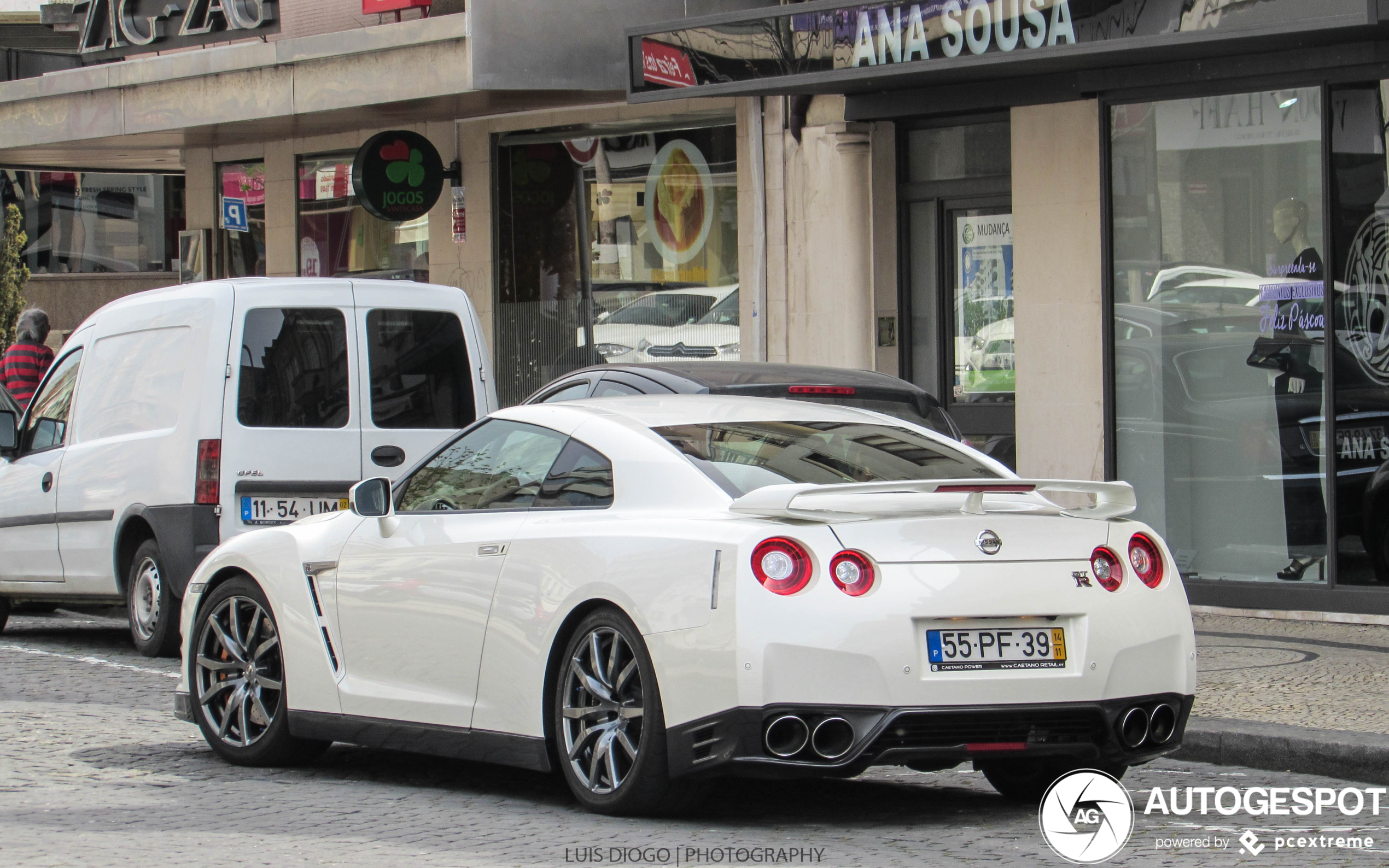 Nissan GT-R 2014