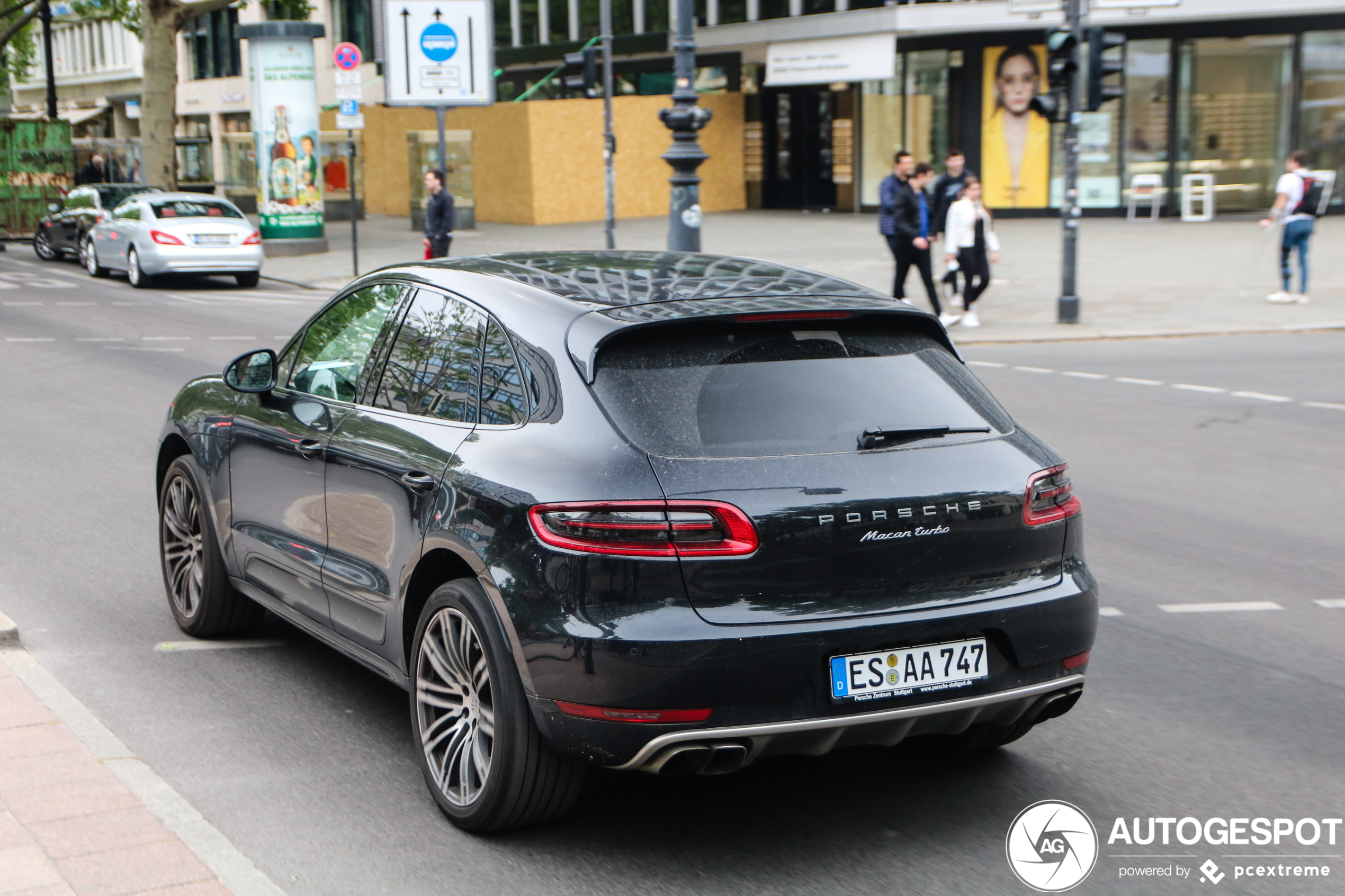 Porsche 95B Macan Turbo