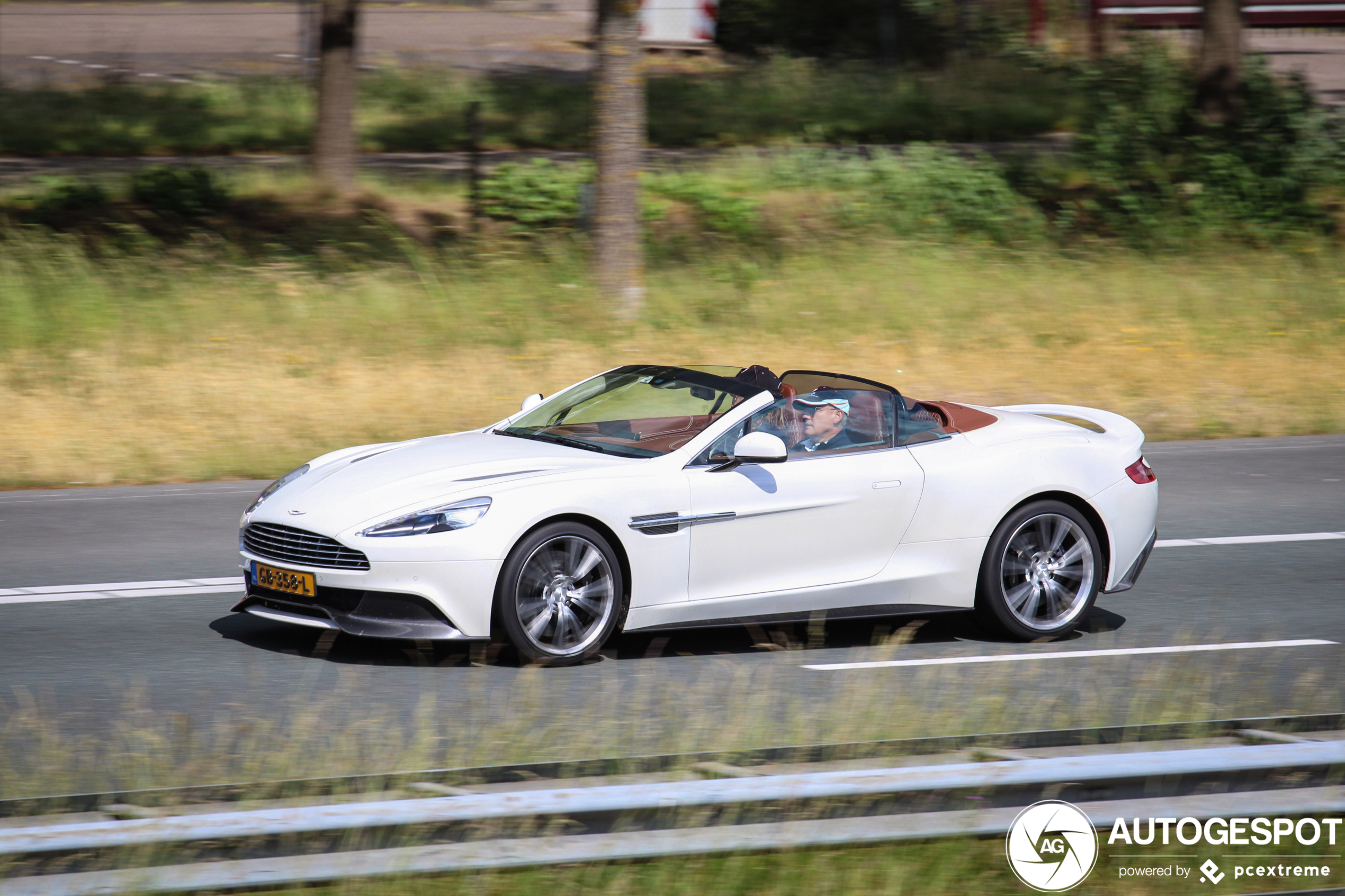 Aston Martin Vanquish Volante