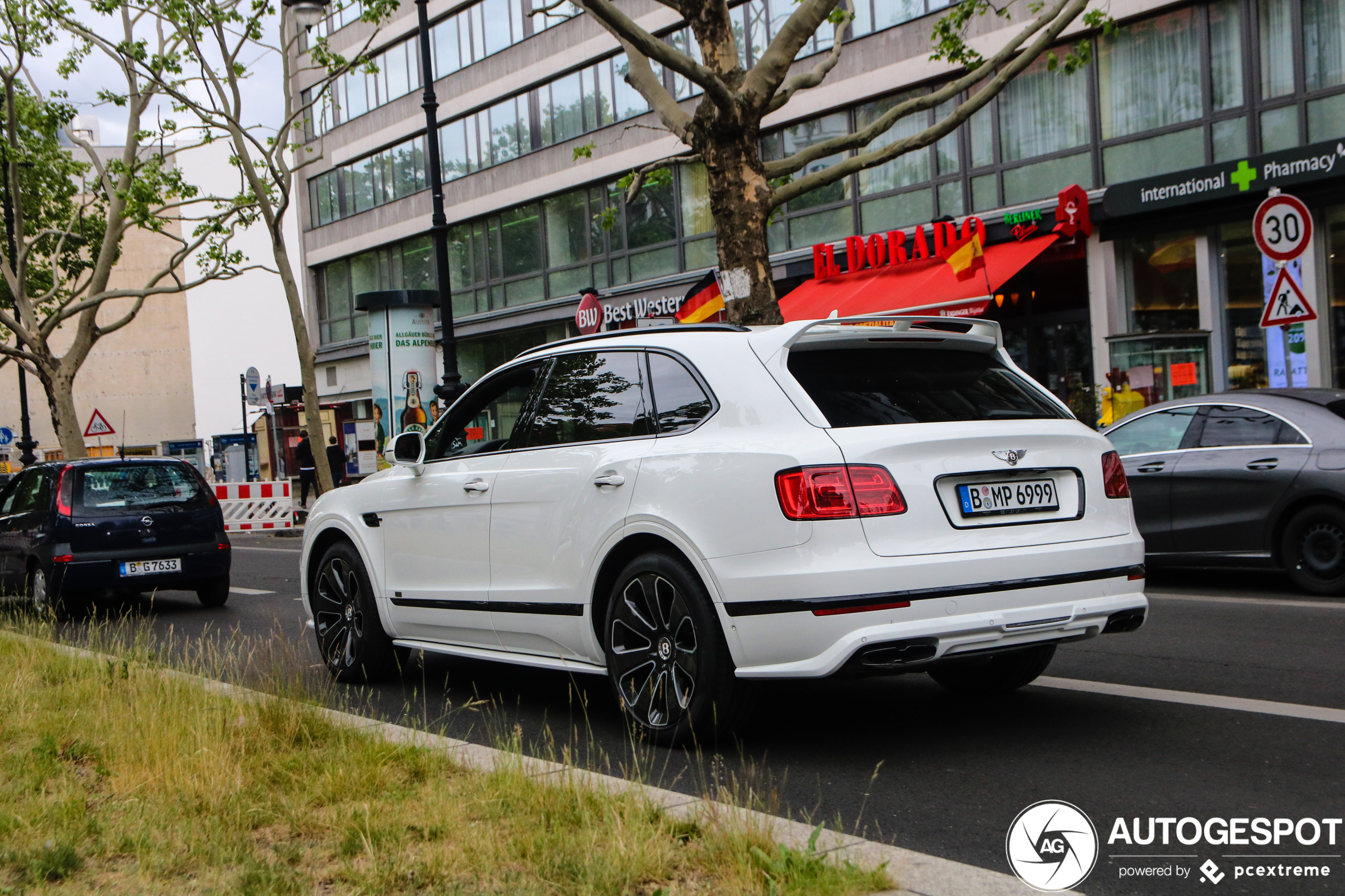 Bentley Bentayga V8 Design Series