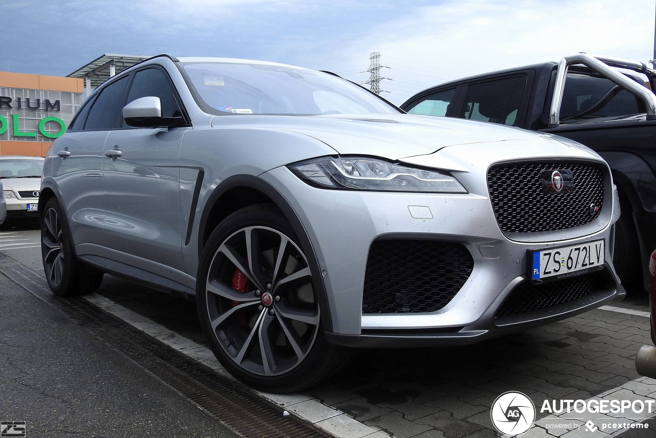 Jaguar F-PACE SVR