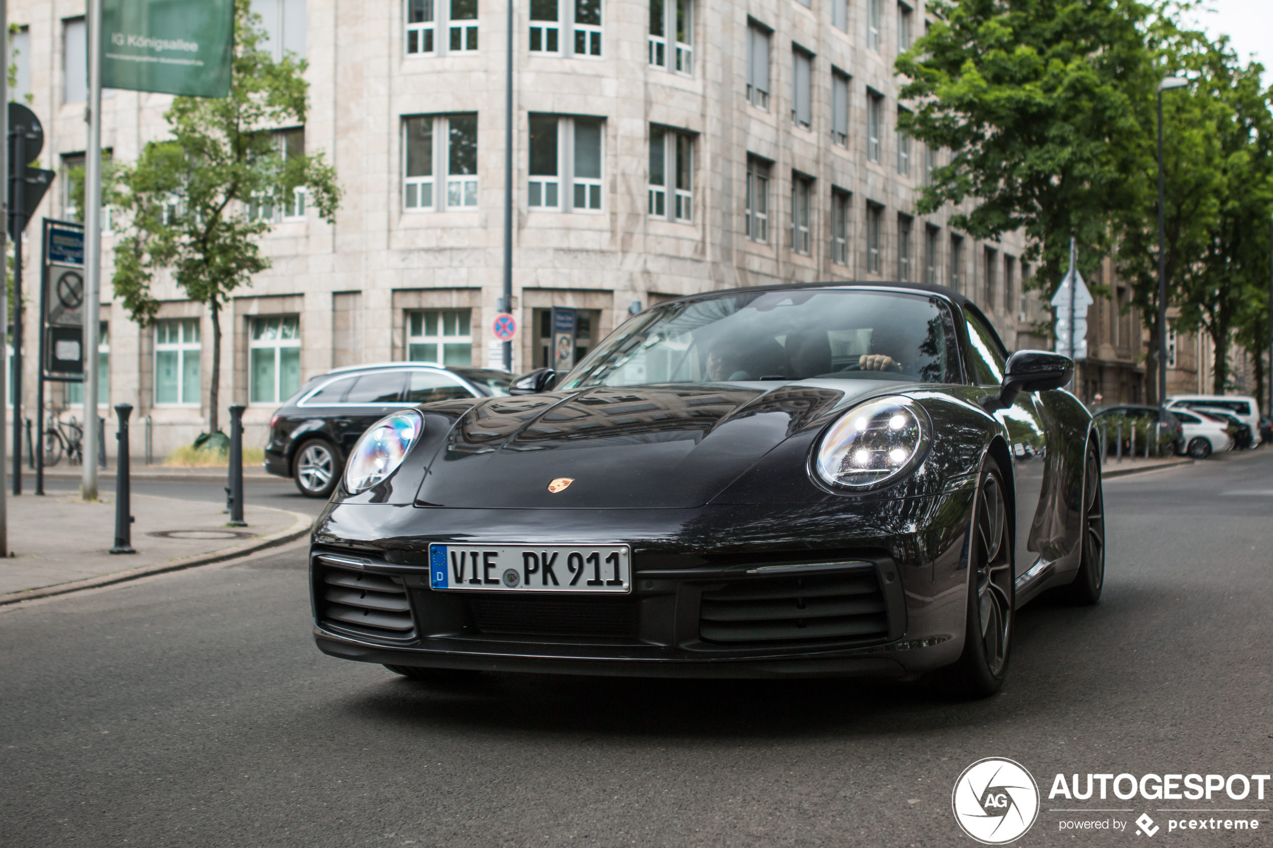 Porsche 992 Carrera 4S Cabriolet