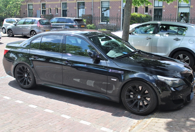 BMW M5 E60 2005