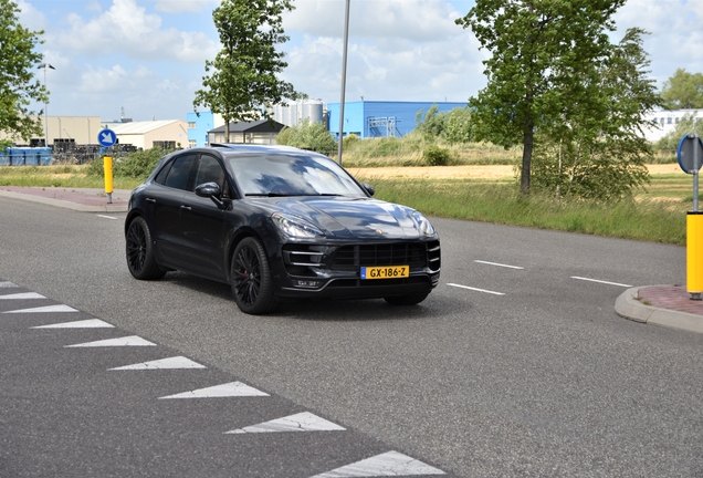 Porsche 95B Macan Turbo