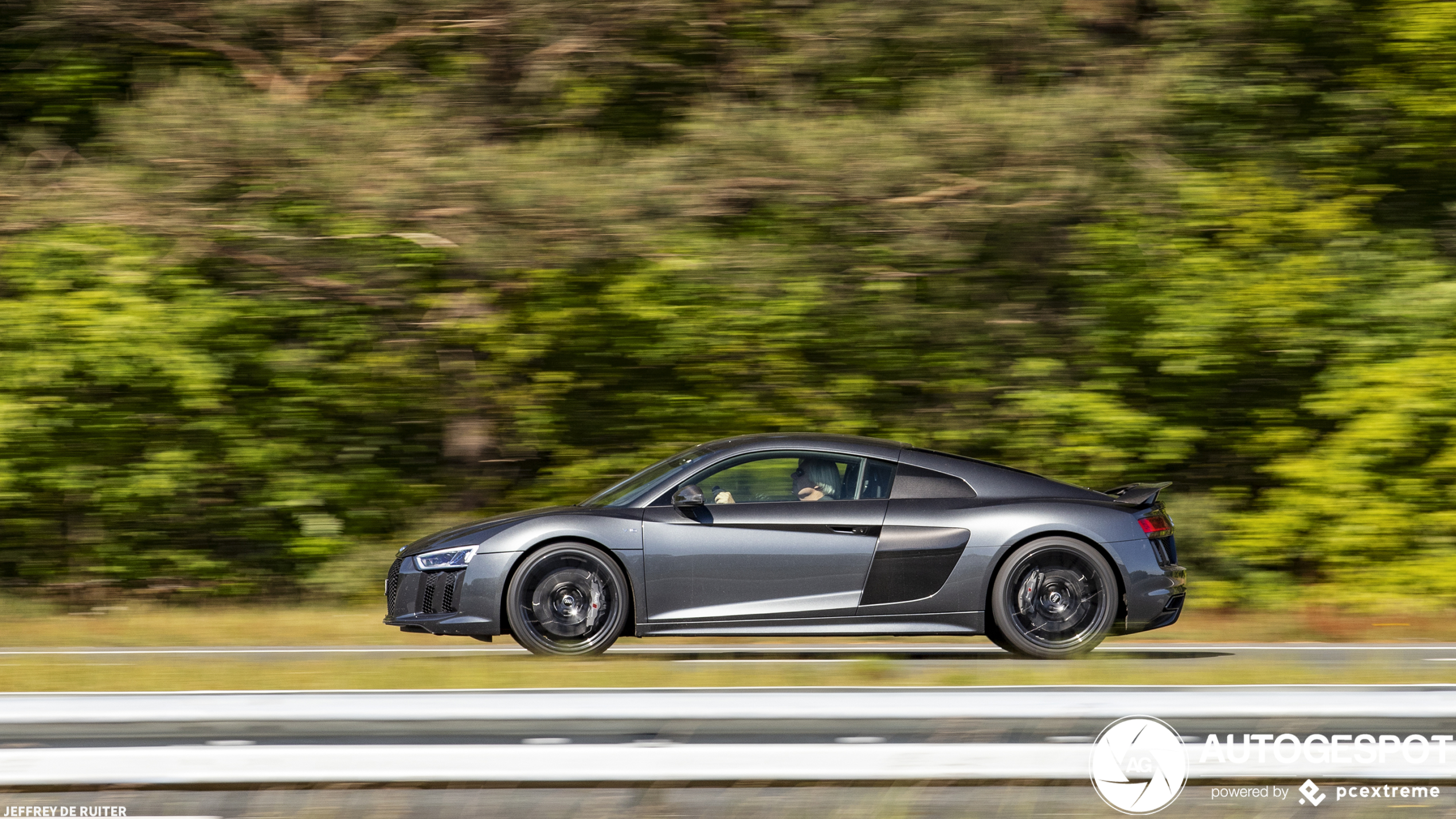 Audi R8 V10 Plus 2015