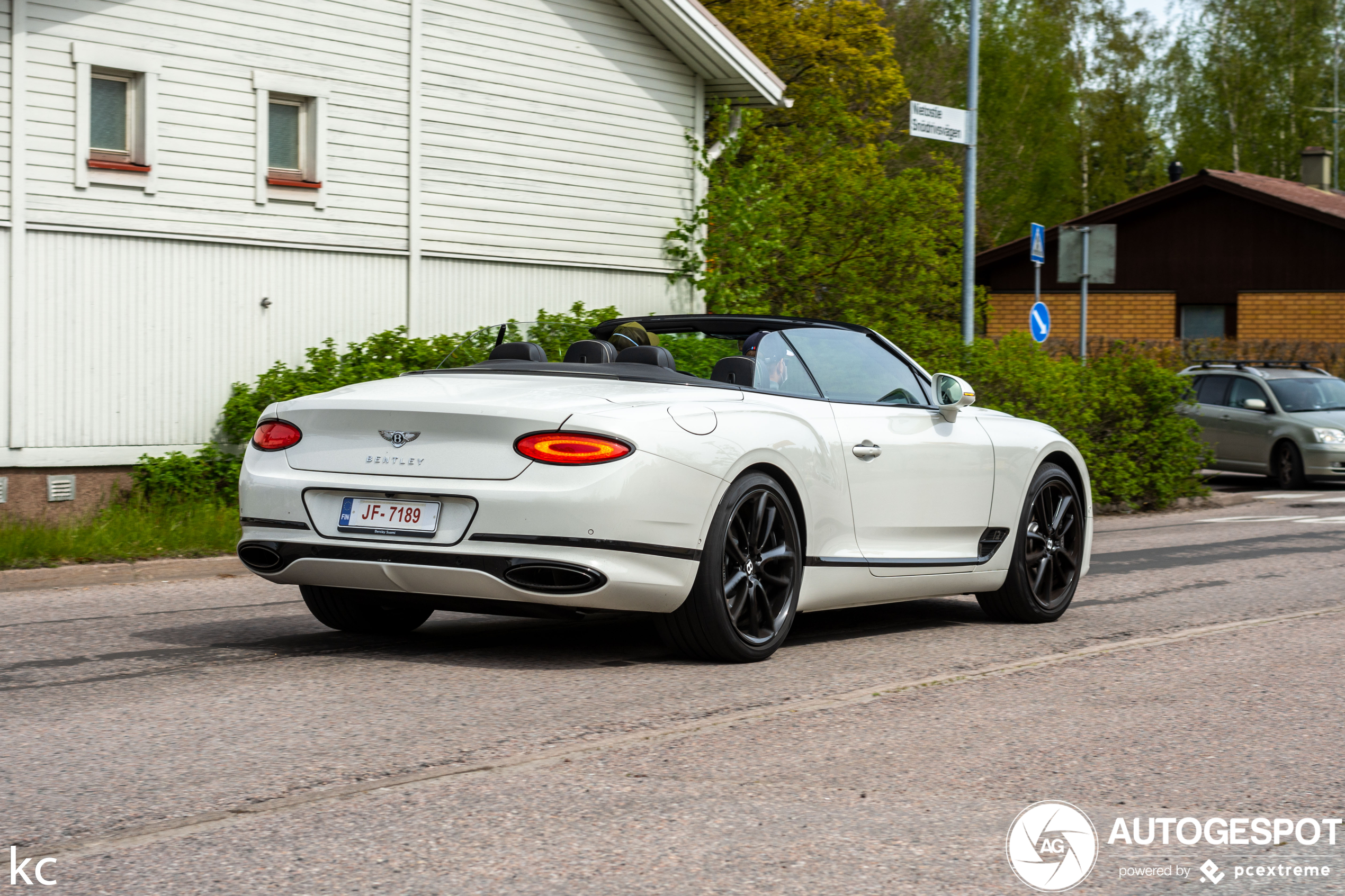 Bentley Continental GTC 2019