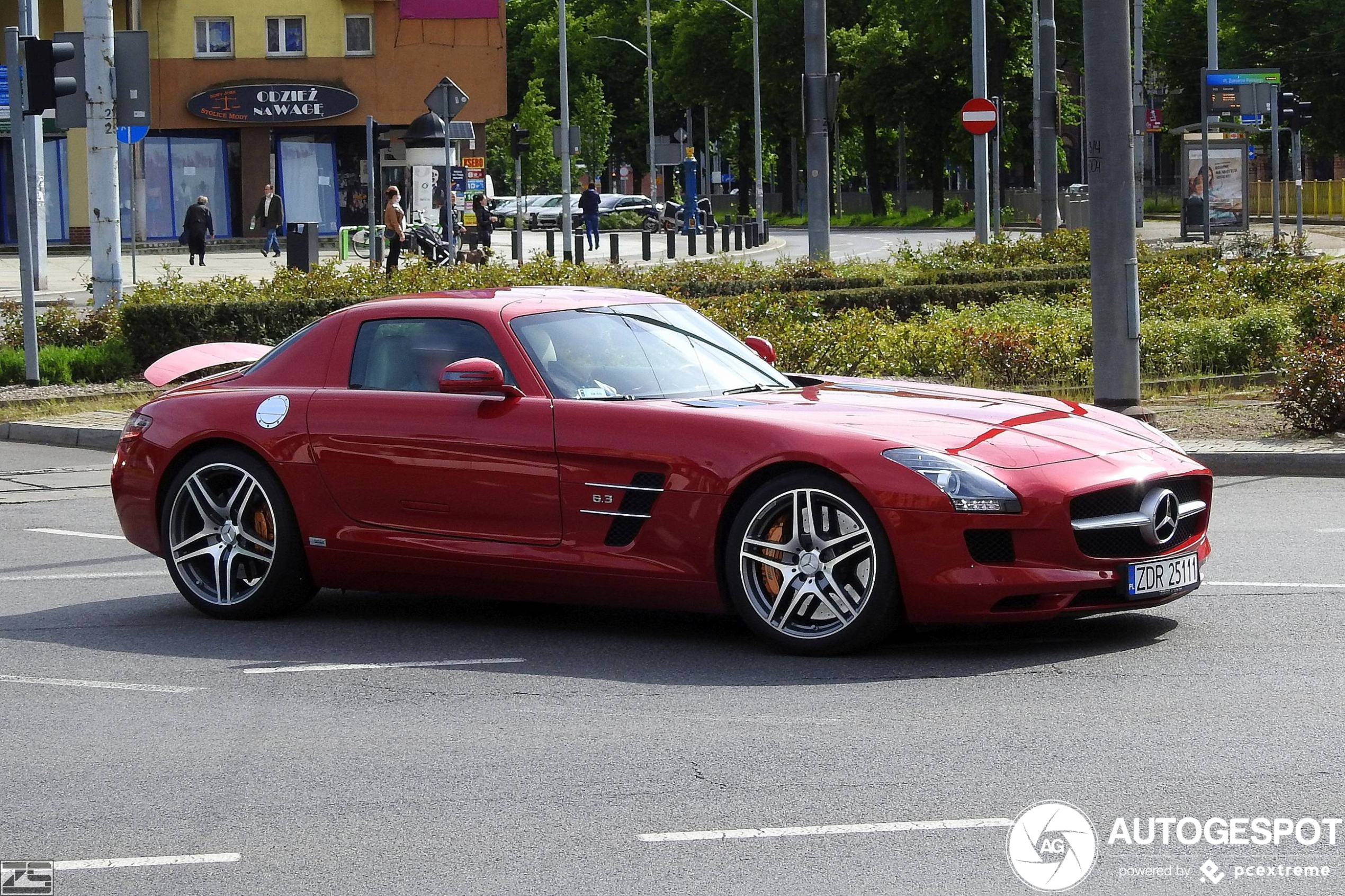 Mercedes-Benz SLS AMG