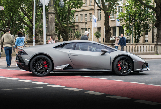 Lamborghini Huracán LP640-4 EVO