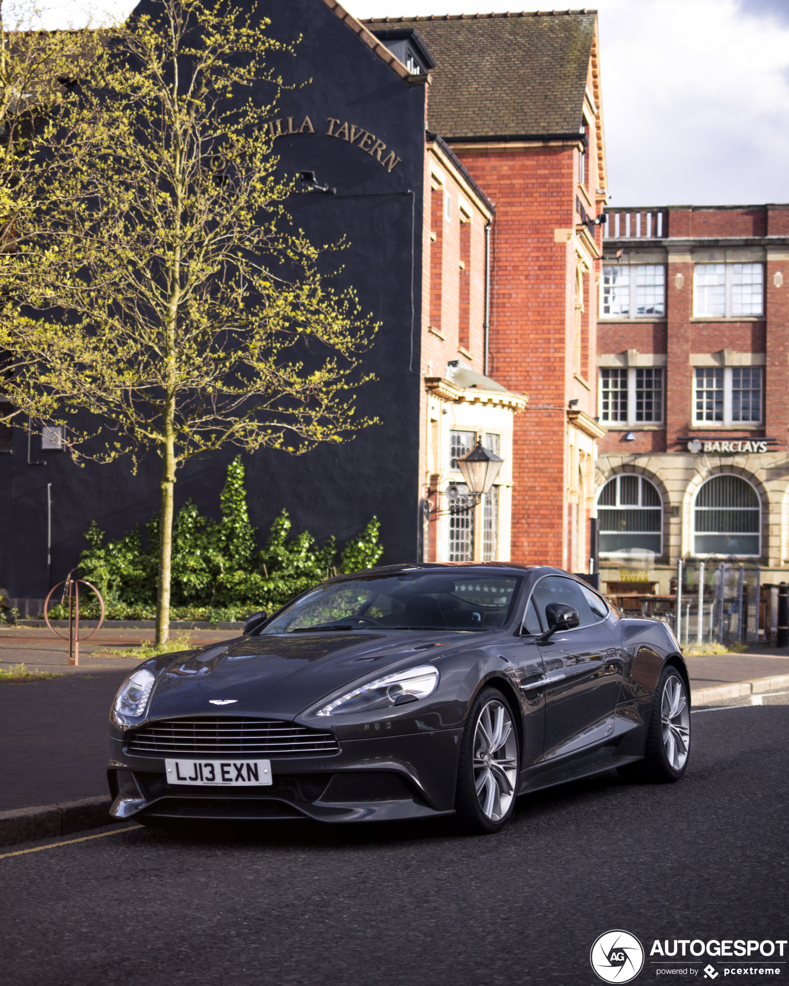 Aston Martin Vanquish 2013