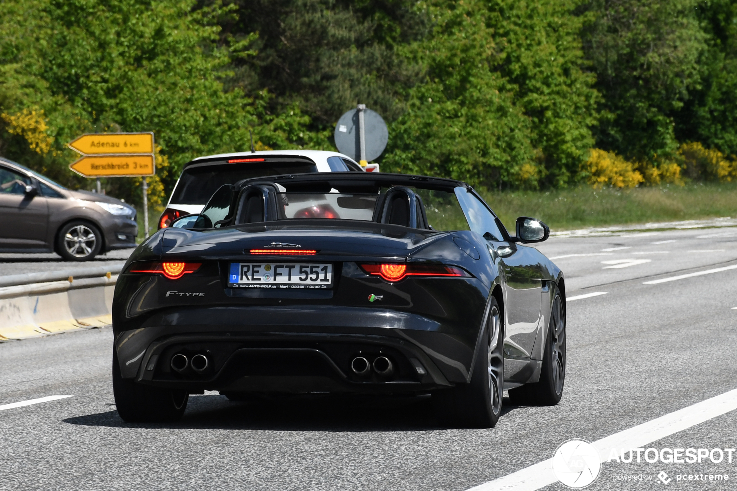 Jaguar F-TYPE R Convertible 2017