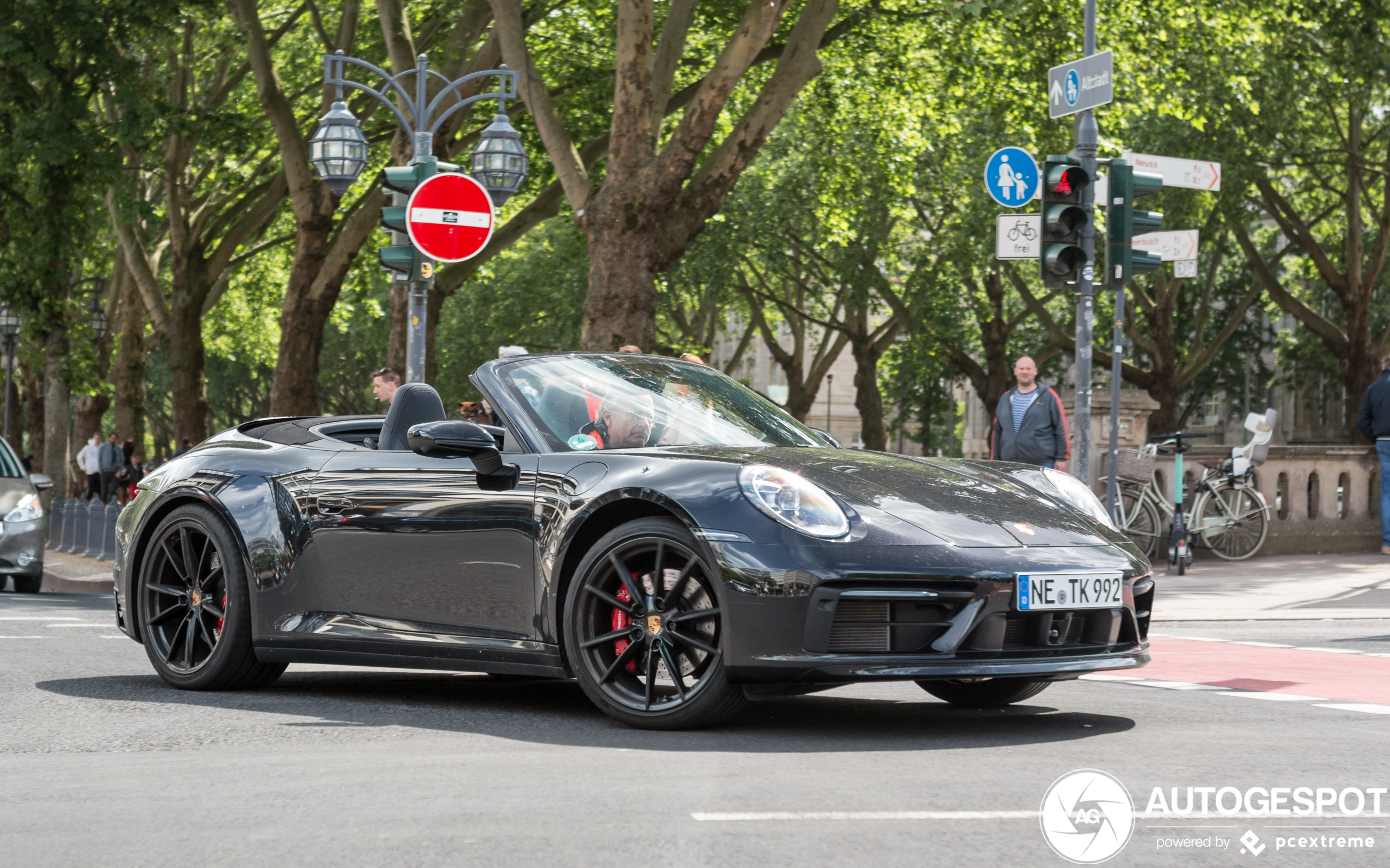 Porsche 992 Carrera 4S Cabriolet