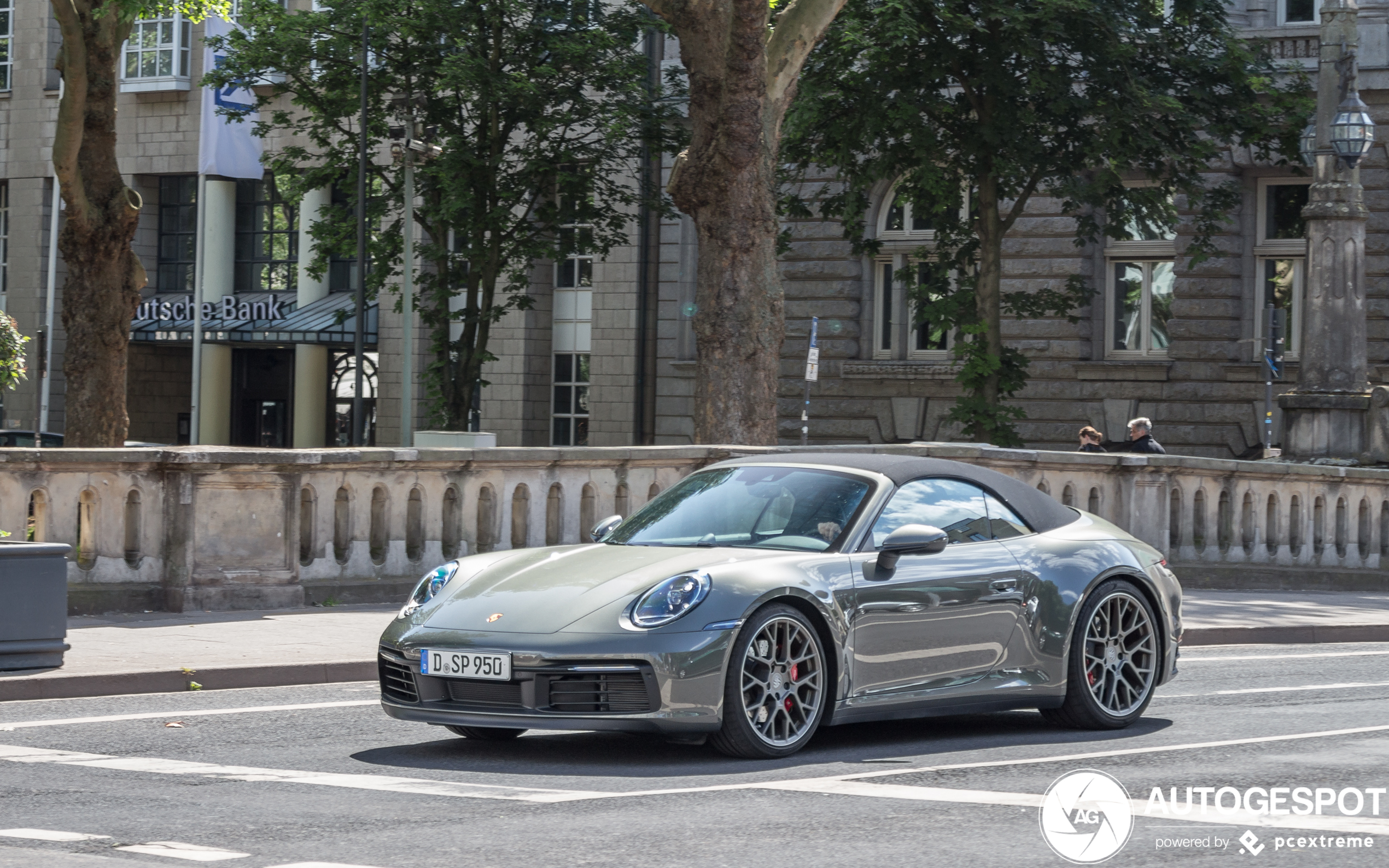 Porsche 992 Carrera 4S Cabriolet