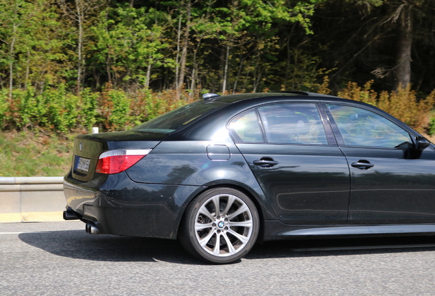 BMW M5 E60 2005
