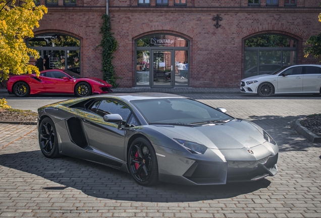 Lamborghini Aventador LP700-4