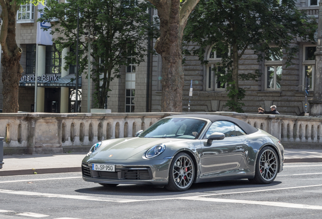 Porsche 992 Carrera 4S Cabriolet