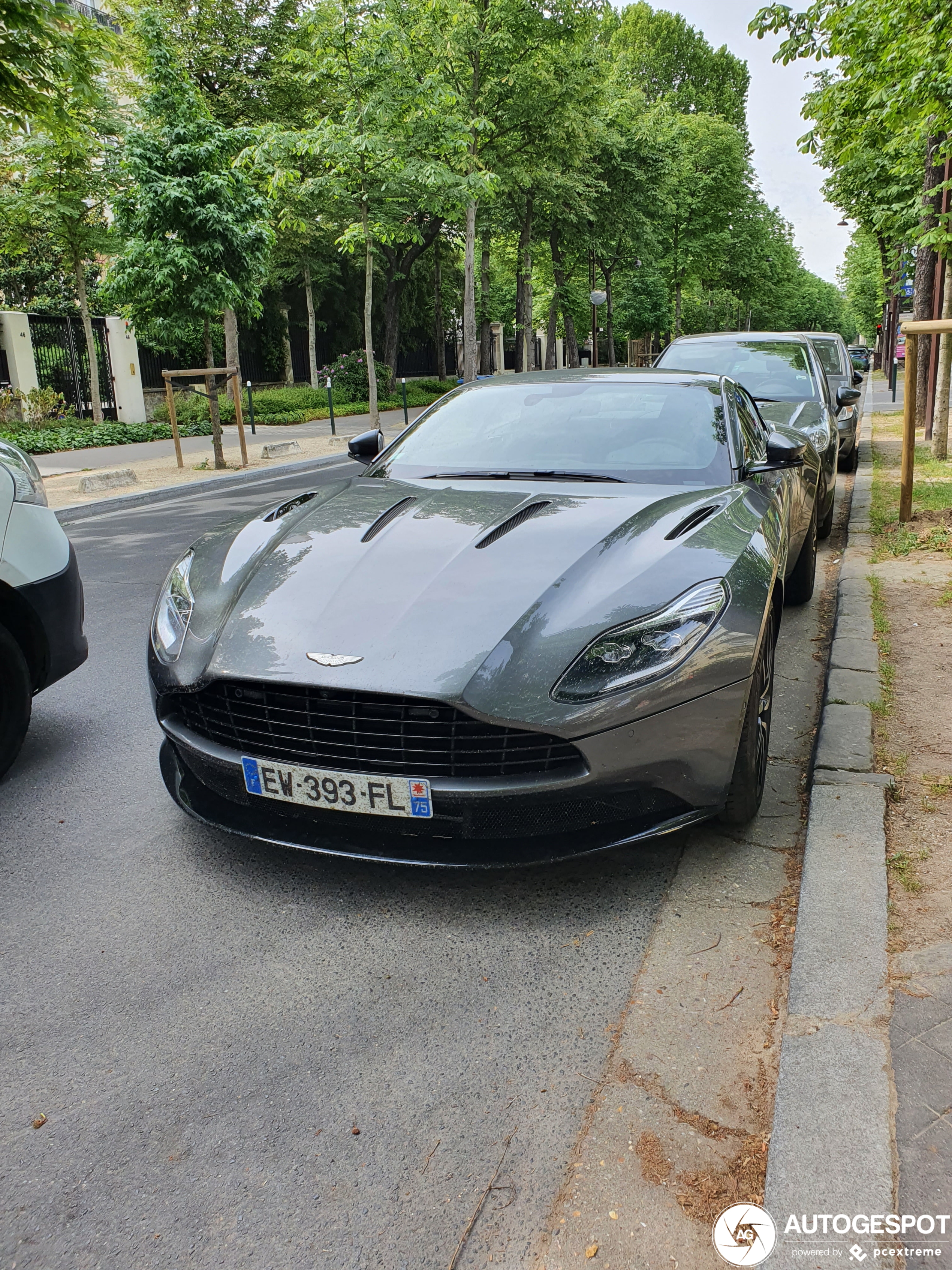 Aston Martin DB11