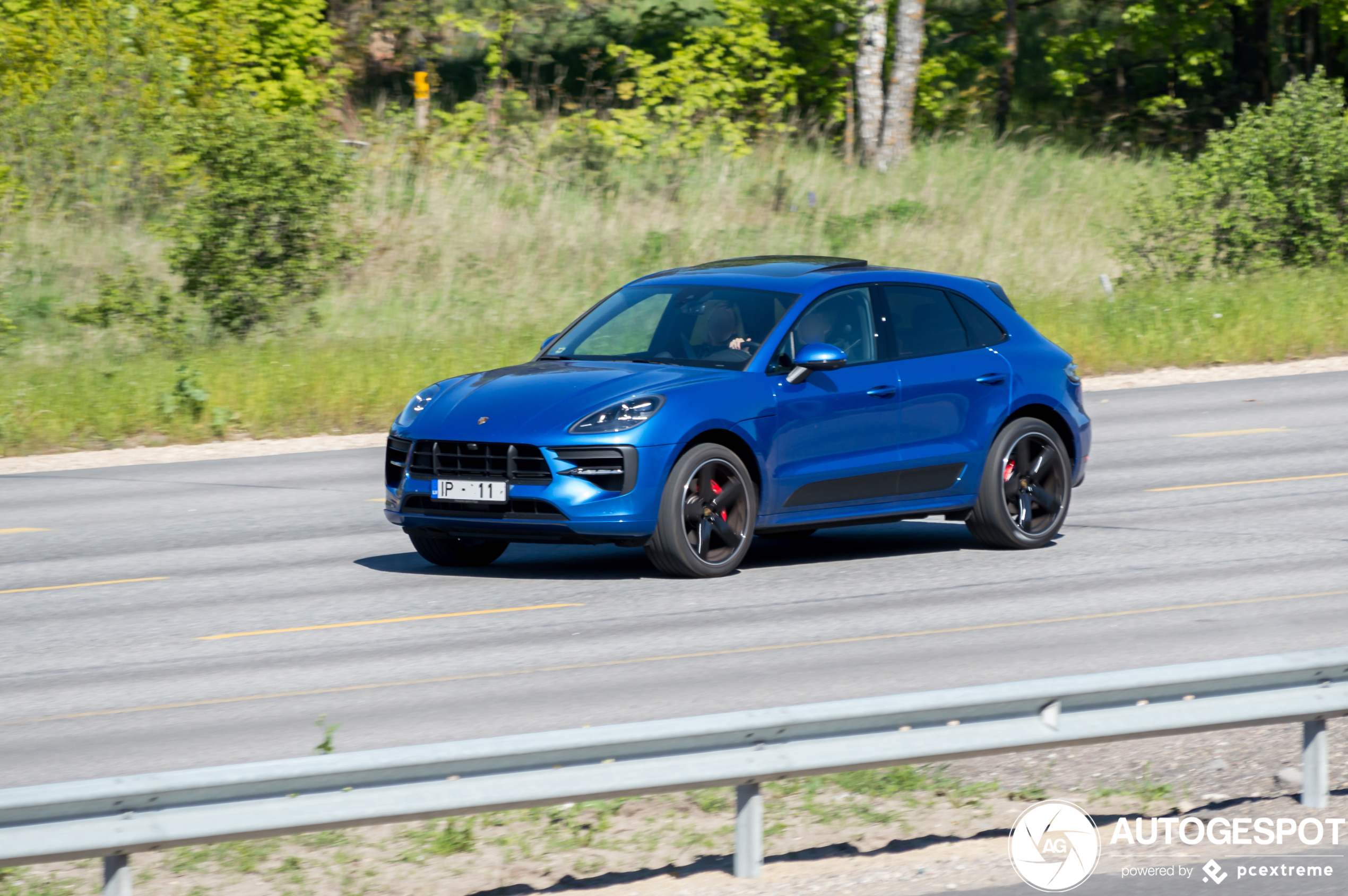 Porsche 95B Macan GTS MkII