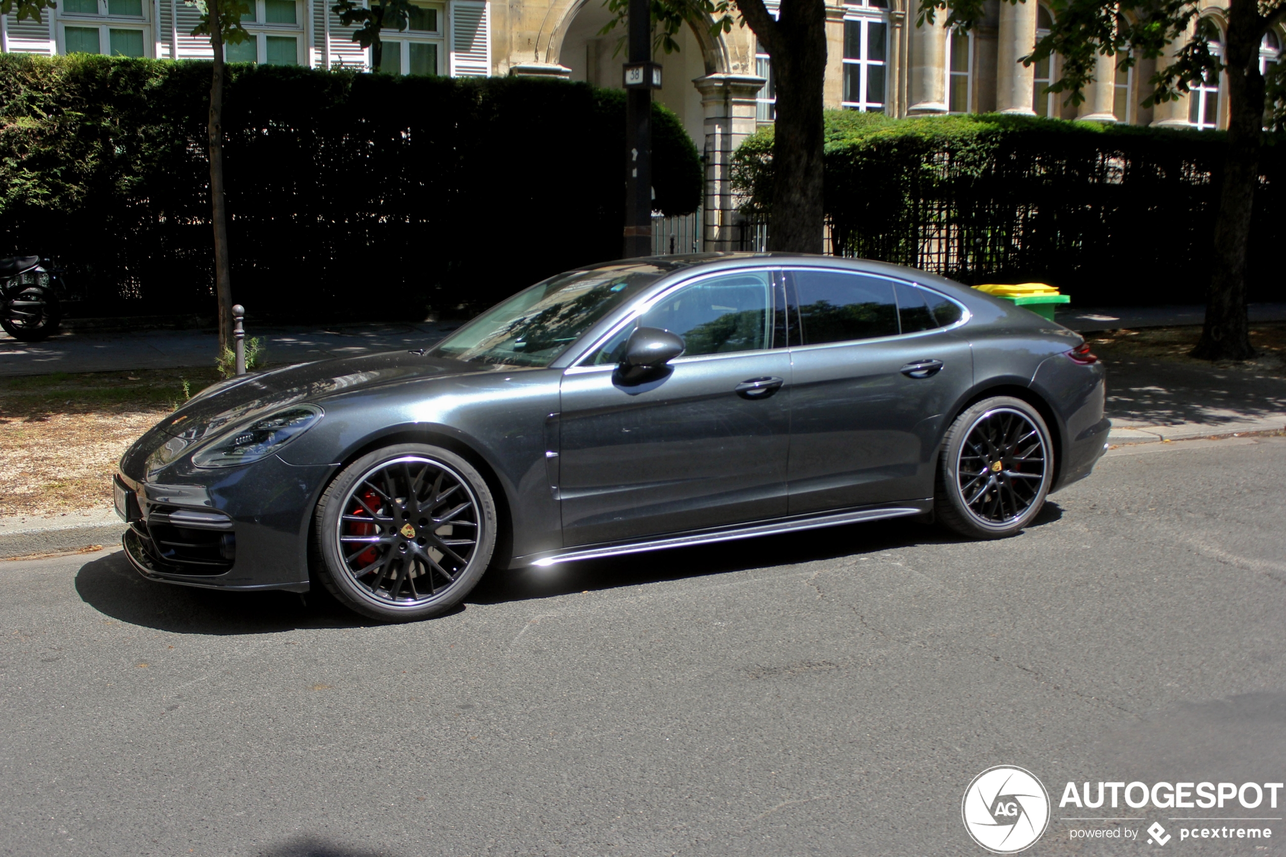 Porsche 971 Panamera Turbo