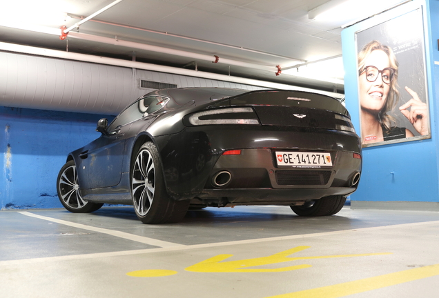 Aston Martin V12 Vantage