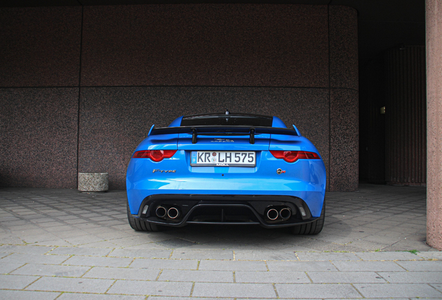 Jaguar F-TYPE SVR Coupé