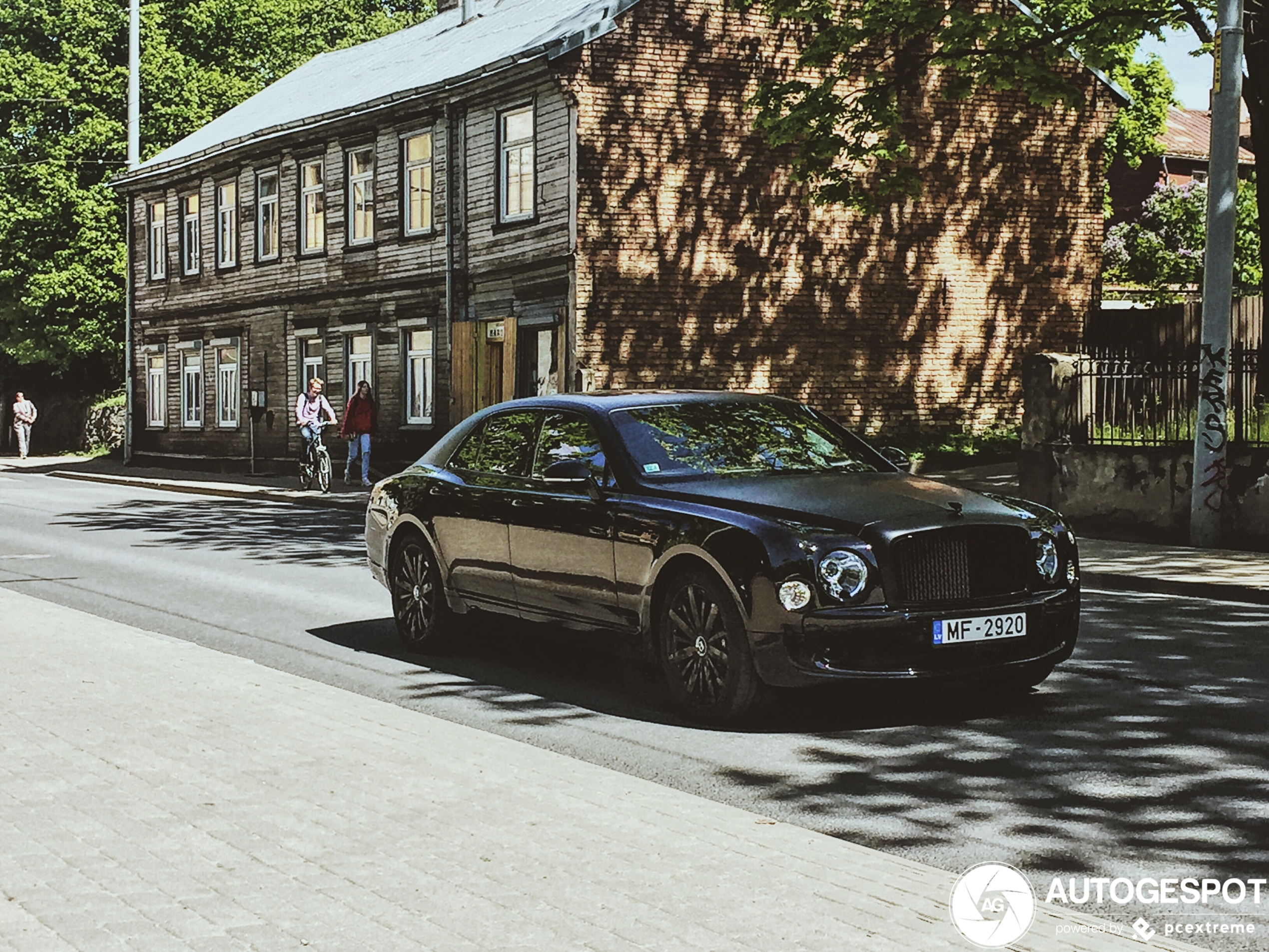 Bentley Mulsanne Speed Blue Train Edition