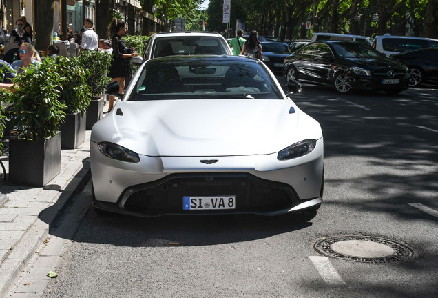 Aston Martin V8 Vantage 2018