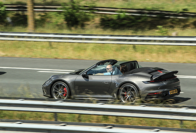 Porsche 992 Carrera 4S Cabriolet