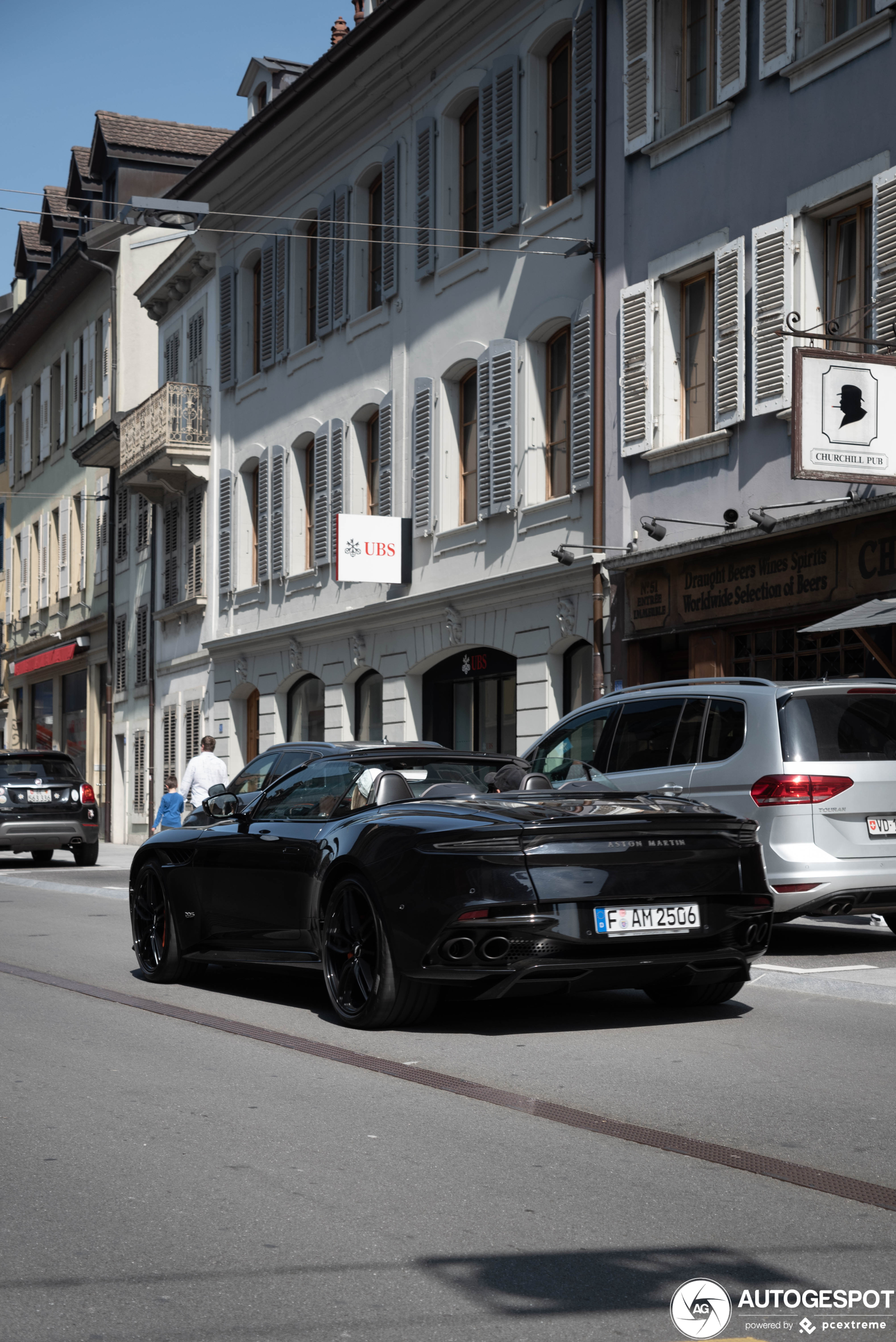 Aston Martin DBS Superleggera Volante