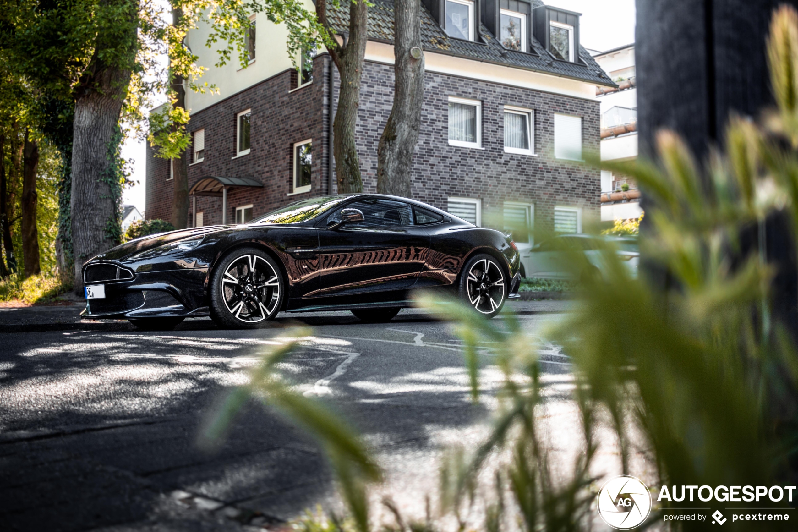 Aston Martin Vanquish S 2017