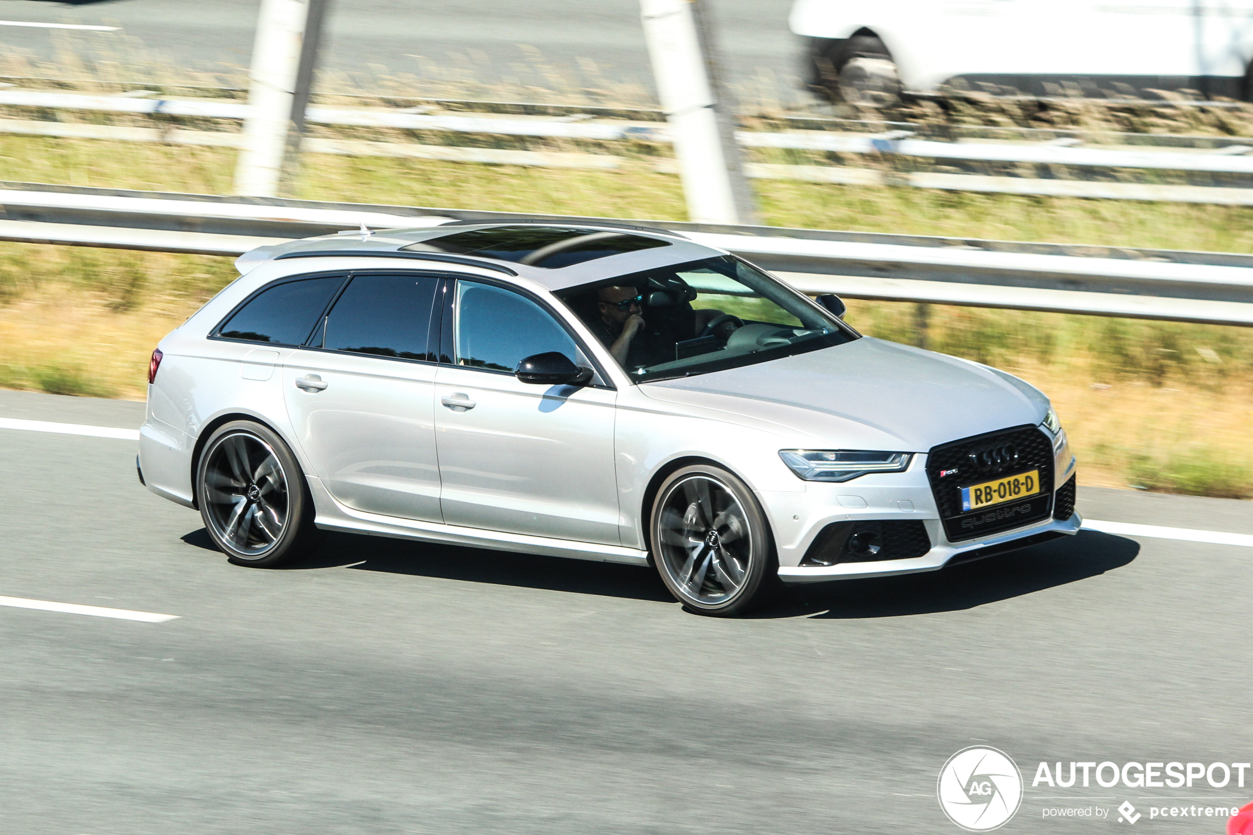 Audi RS6 Avant C7 2015